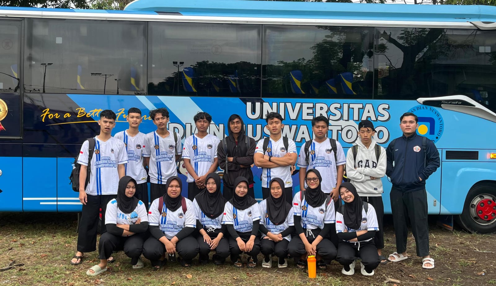 Persiapan pertandingan hari pertama